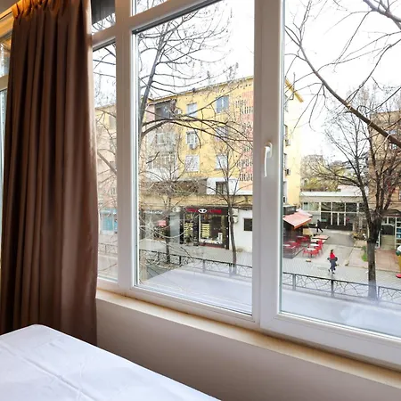 Grandstay 公寓 地拉那